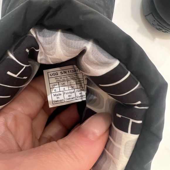 Ugh puff mini boot size 6 - Picture 4 of 5